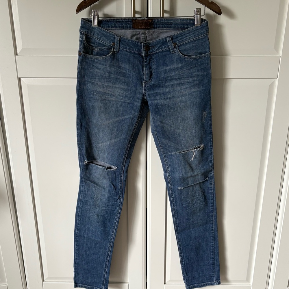 Classic Blue Distressed Women Jeans